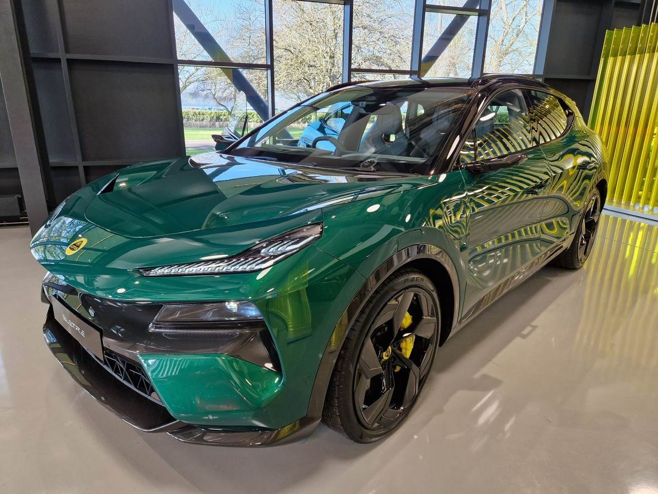 Your definitive guide to the Lotus Eletre ecar lease